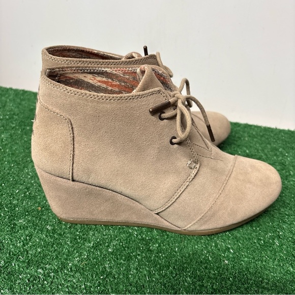 Toms Shoes - Toms Boots Womens 9.5 Desert Wedge Booties Taupe Suede Lace Up Round Toe Casual